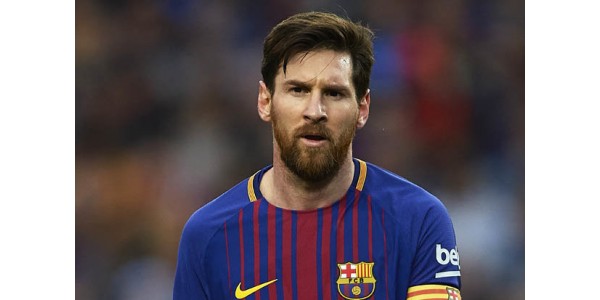 Lionel Messi sarà fuori per tre settimane per recuperare dall'infortunio al braccio