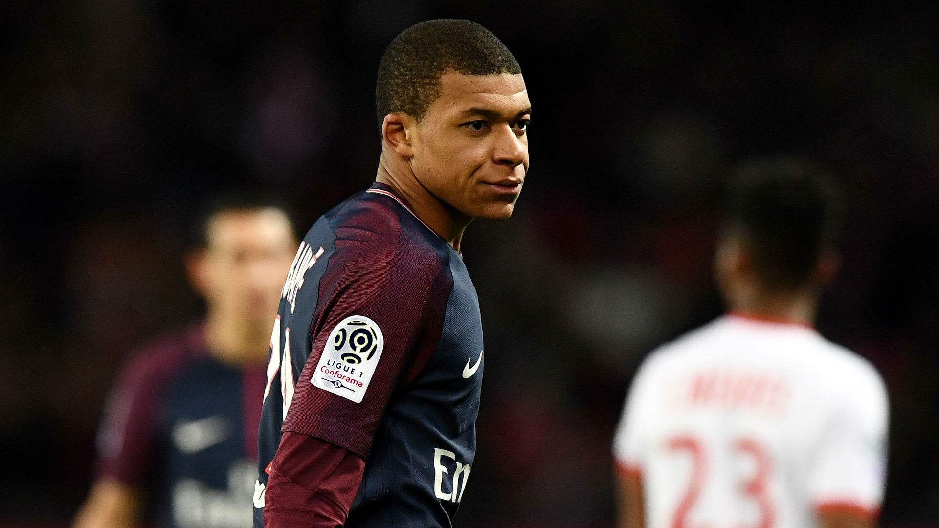 Mbappe è uscito dalla panchina per prendere il gol decisivo nella vittoria per 2-0 del PSG a Marsiglia