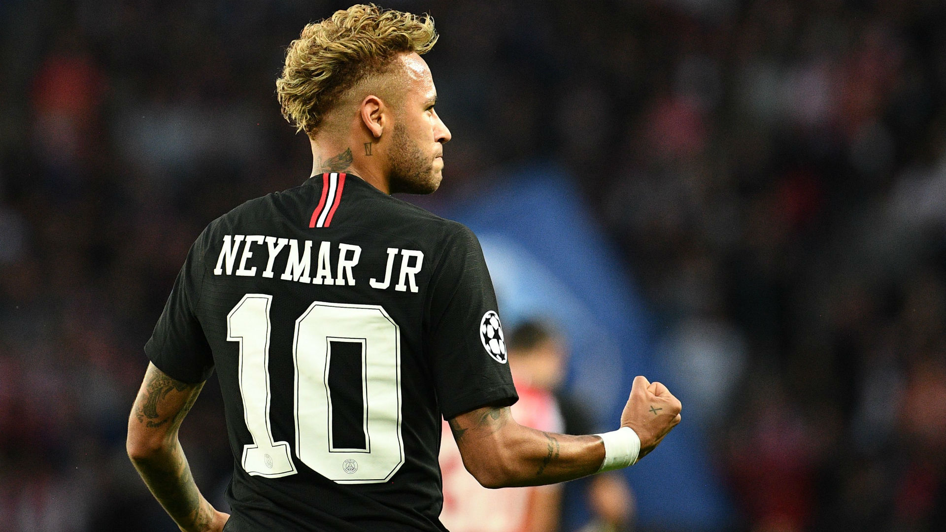 L'abilità di Neymar è degna della sua maglie calcio numero 10